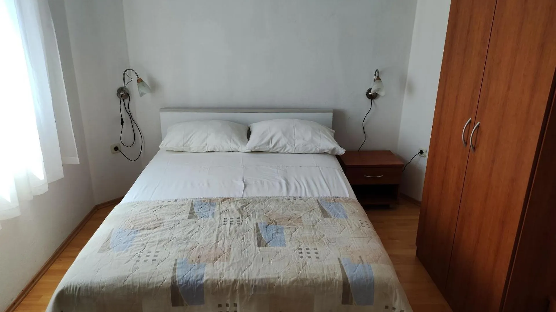 Apartments Marijan Veli Rat