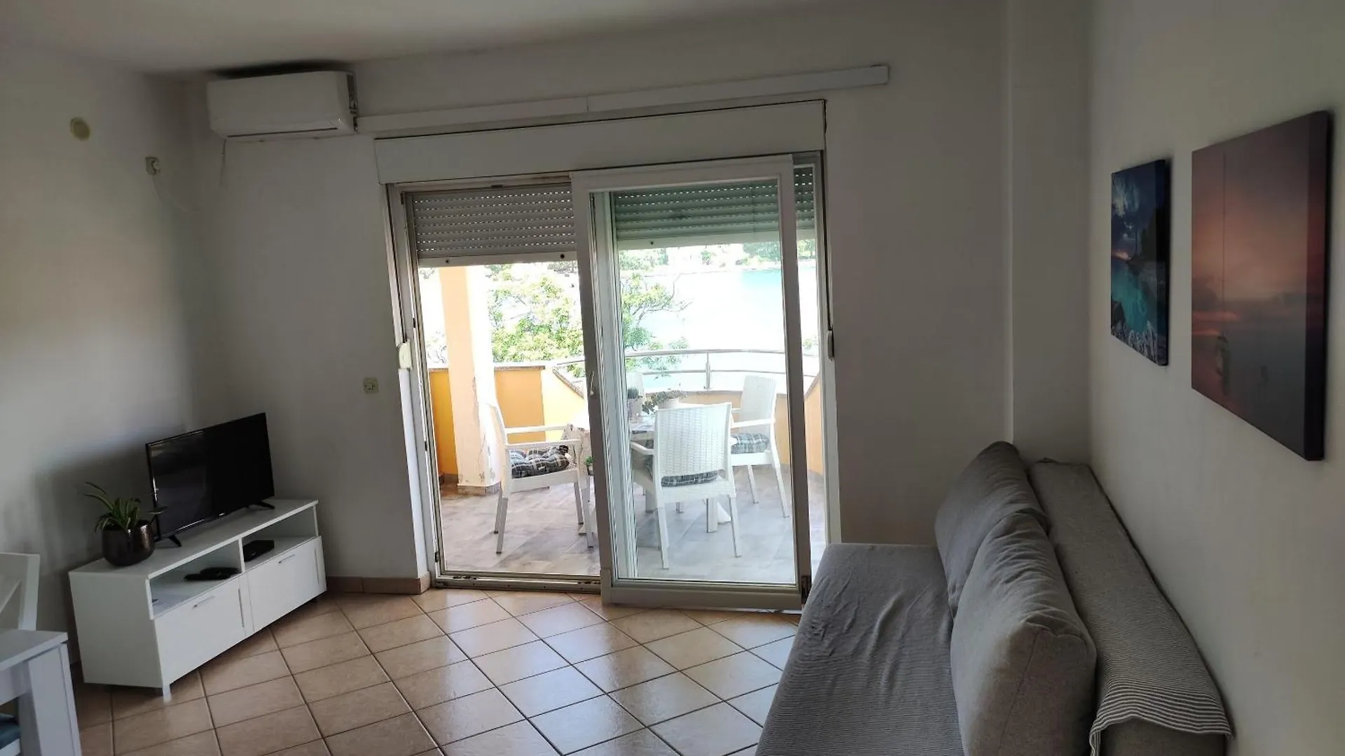 Apartments Marijan Veli Rat